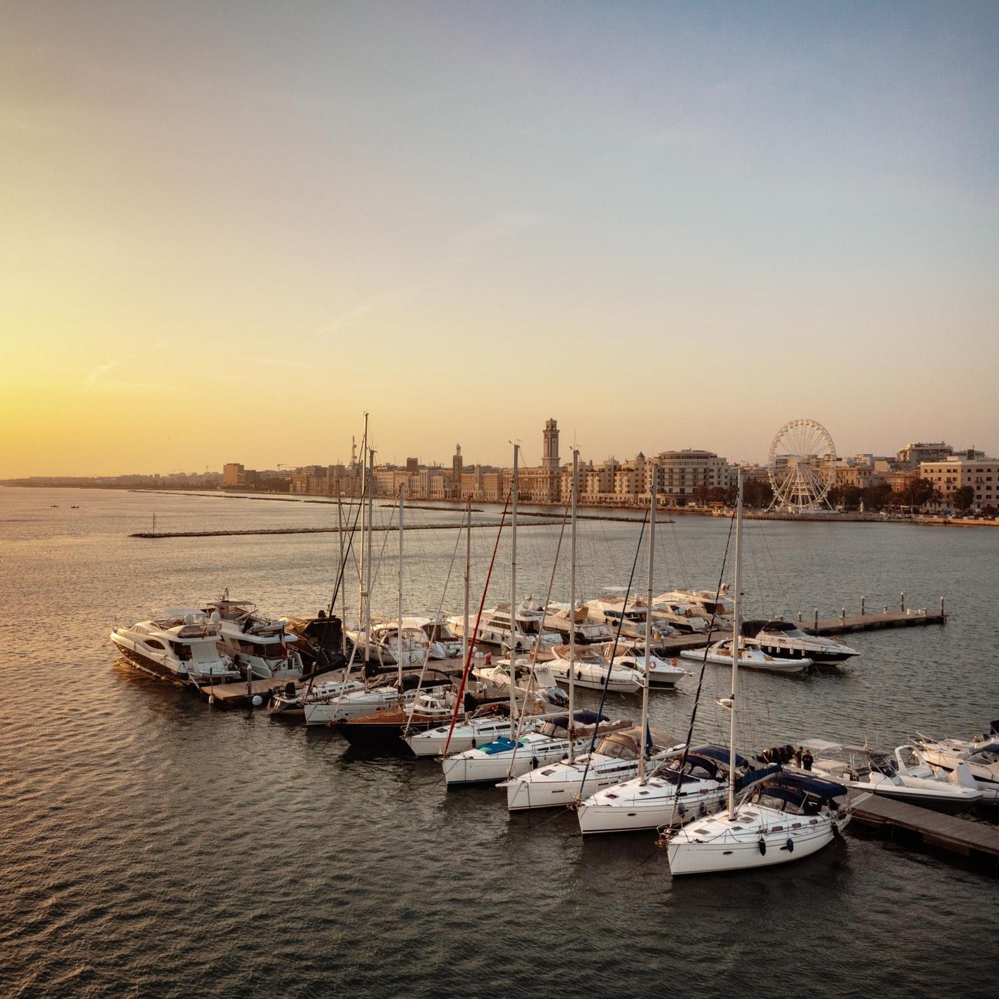 Charming Sailing Boat - Le Dimore Di Ines Bari Luaran gambar